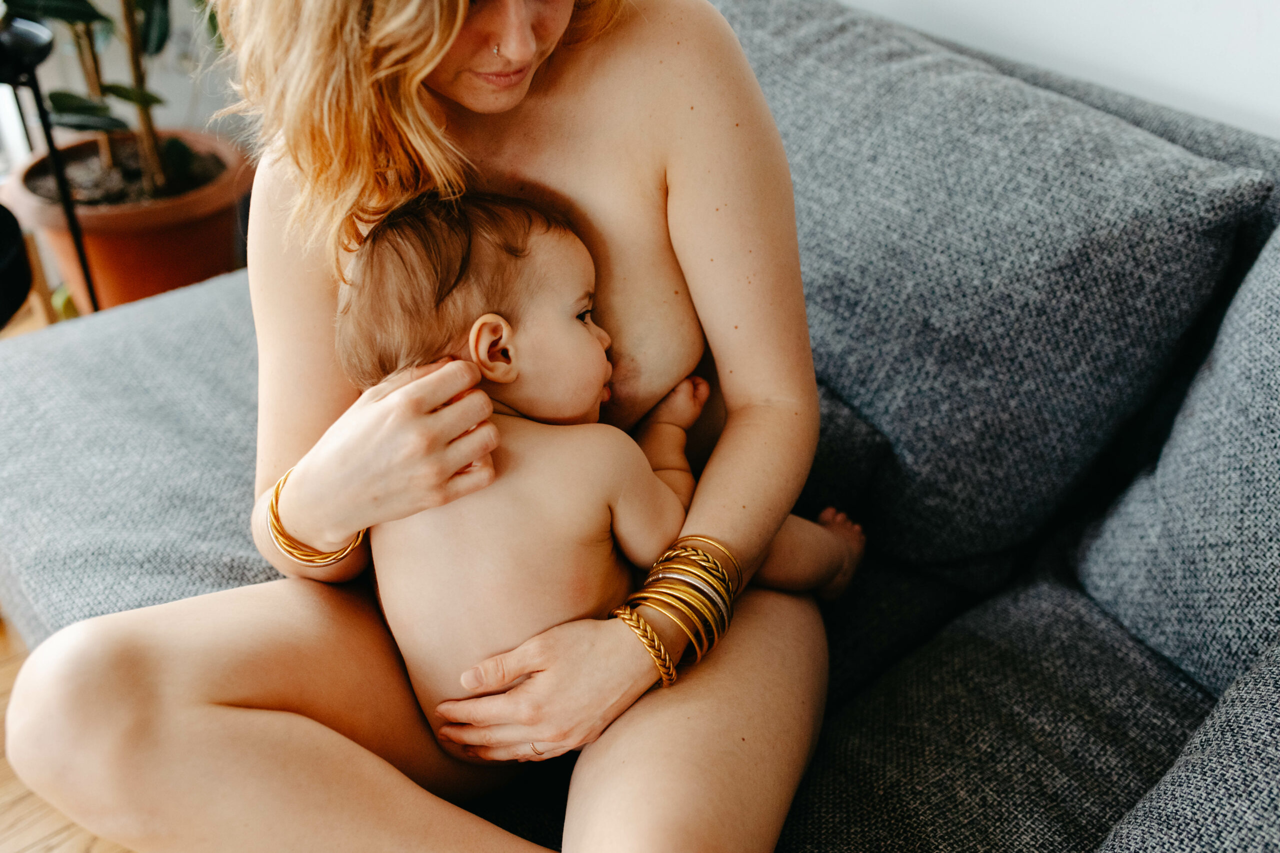 seance photo peau a peau - photographe nouveau ne a domicile essonne - alexandra leguay